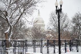 Snowstorm Hits Washington DC On Morning Of January 6th Causing Dangerous Roads