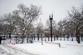 Snowstorm Hits Washington DC On Morning Of January 6th Causing Dangerous Roads