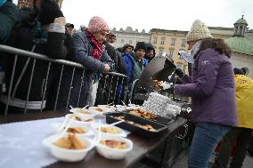 28 Christmas Eve For The Homeless And Needy In Krakow