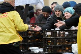 28 Christmas Eve For The Homeless And Needy In Krakow