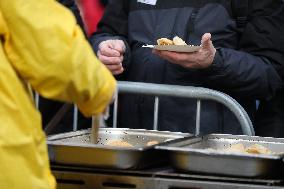 28 Christmas Eve For The Homeless And Needy In Krakow