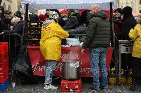 28 Christmas Eve For The Homeless And Needy In Krakow