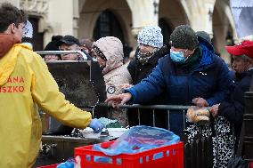 28 Christmas Eve For The Homeless And Needy In Krakow