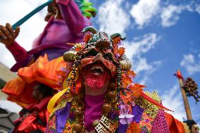 Carnaval de Negros y Blancos - Black and Whites Carnival - Desfile Magno