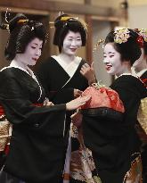 Geiko, maiko in Kyoto start work in 2025