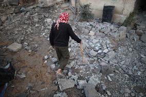 A Destroyed House After An Israeli Bombardment - Gaza