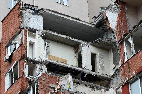 Apartment block damaged by Russian missile attack in Dnipro