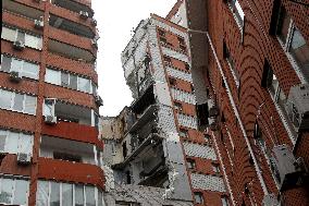 Apartment block damaged by Russian missile attack in Dnipro