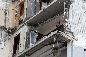 Apartment block damaged by Russian missile attack in Dnipro