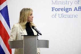 Ministers of Foreign Affairs of Ukraine and Iceland brief press in Kyiv