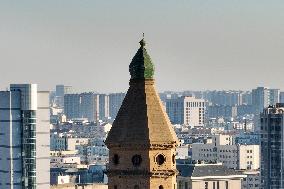 Chengtian Temple Pagoda Spire Damaged in Yinchuan