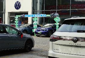 China New Energy Vehicles Retail Sales Reach 11 Million Units in 2024