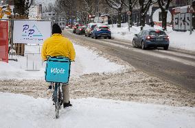 Snow on Tallinn sidewalks