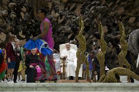 Pope Francis During His Weekly General Audience - Vatican