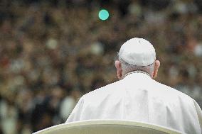 Pope Francis During His Weekly General Audience - Vatican