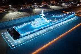 Ice Sculpture Aircraft Carrier - China