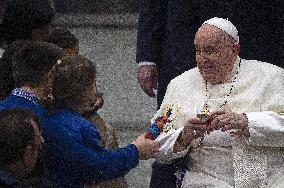 Pope Francis During His Weekly General Audience - Vatican