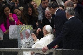 Pope Francis During His Weekly General Audience - Vatican