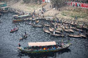 Cold Waves Approach As Dense Fog Grips Bangladesh