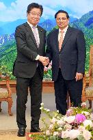 Japan financial minister and Vietnam PM