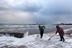 Heavy Snow Hit Yantai