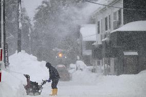 Heavy snow in Japan