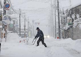 Heavy snow in Japan