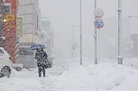 Heavy snow in Japan