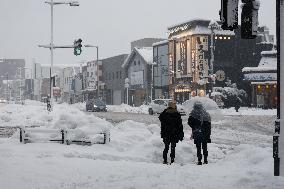 Heavy snow in Japan