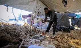 Refugees Seeking Shelter During The Israeli-Palestinian Conflict - Gaza Strip