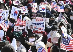 Rally in support of S. Korean President Yoon