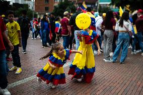 Venezuelans in Colombia Demonstrate Against Nicolas Maduro