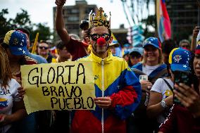 Venezuelans in Colombia Demonstrate Against Nicolas Maduro