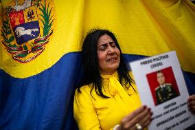 Venezuelans in Colombia Demonstrate Against Nicolas Maduro