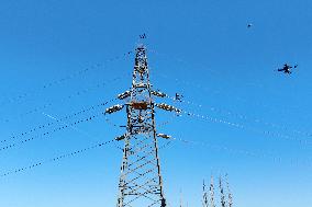 Drones Inspect Transmission Line in Yinchuan