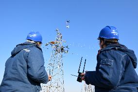 Drones Inspect Transmission Line in Yinchuan