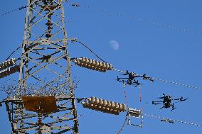 Drones Inspect Transmission Line in Yinchuan