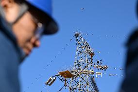 Drones Inspect Transmission Line in Yinchuan