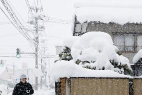 Heavy snow in Japan