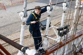 Princess Leonor At Juan Sebastian De Elcano Training Ship - Cadiz