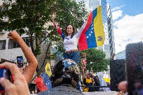 Maria Corina Machados Campaign Team Says She Has Been Violently Intercepted - Venezuela