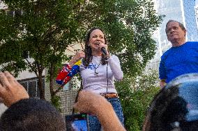 Maria Corina Machados Campaign Team Says She Has Been Violently Intercepted - Venezuela