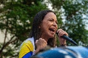 Maria Corina Machados Campaign Team Says She Has Been Violently Intercepted - Venezuela