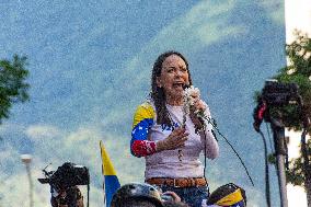 Maria Corina Machados Campaign Team Says She Has Been Violently Intercepted - Venezuela