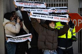 South Korea’s Progressive Students Stage Surprise Protest In Front Of U.S. Embassy