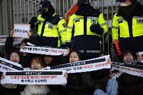 South Korea’s Progressive Students Stage Surprise Protest In Front Of U.S. Embassy