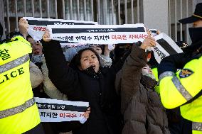 South Korea’s Progressive Students Stage Surprise Protest In Front Of U.S. Embassy