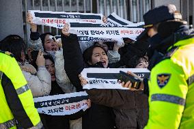 South Korea’s Progressive Students Stage Surprise Protest In Front Of U.S. Embassy