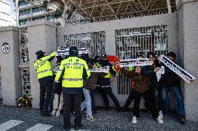 South Korea’s Progressive Students Stage Surprise Protest In Front Of U.S. Embassy