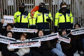 South Korea’s Progressive Students Stage Surprise Protest In Front Of U.S. Embassy